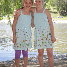 Girls Smocked Organic Cotton Dress (Natural Kids DESizes: --)
